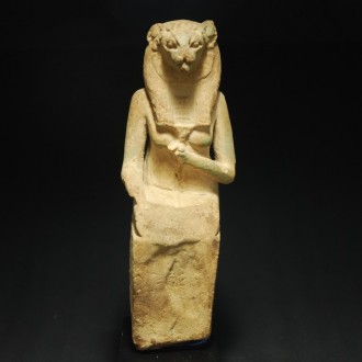 Große Fayence-Figur der Sachmet