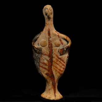 Mycenaean Phi Idol with an Exceptional Form