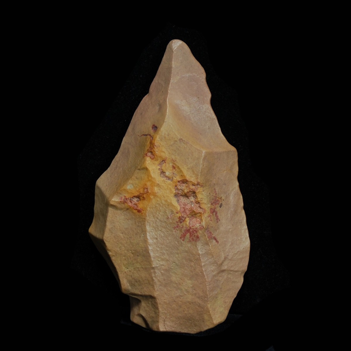 Hand axe 11,8 x 6,6 cm