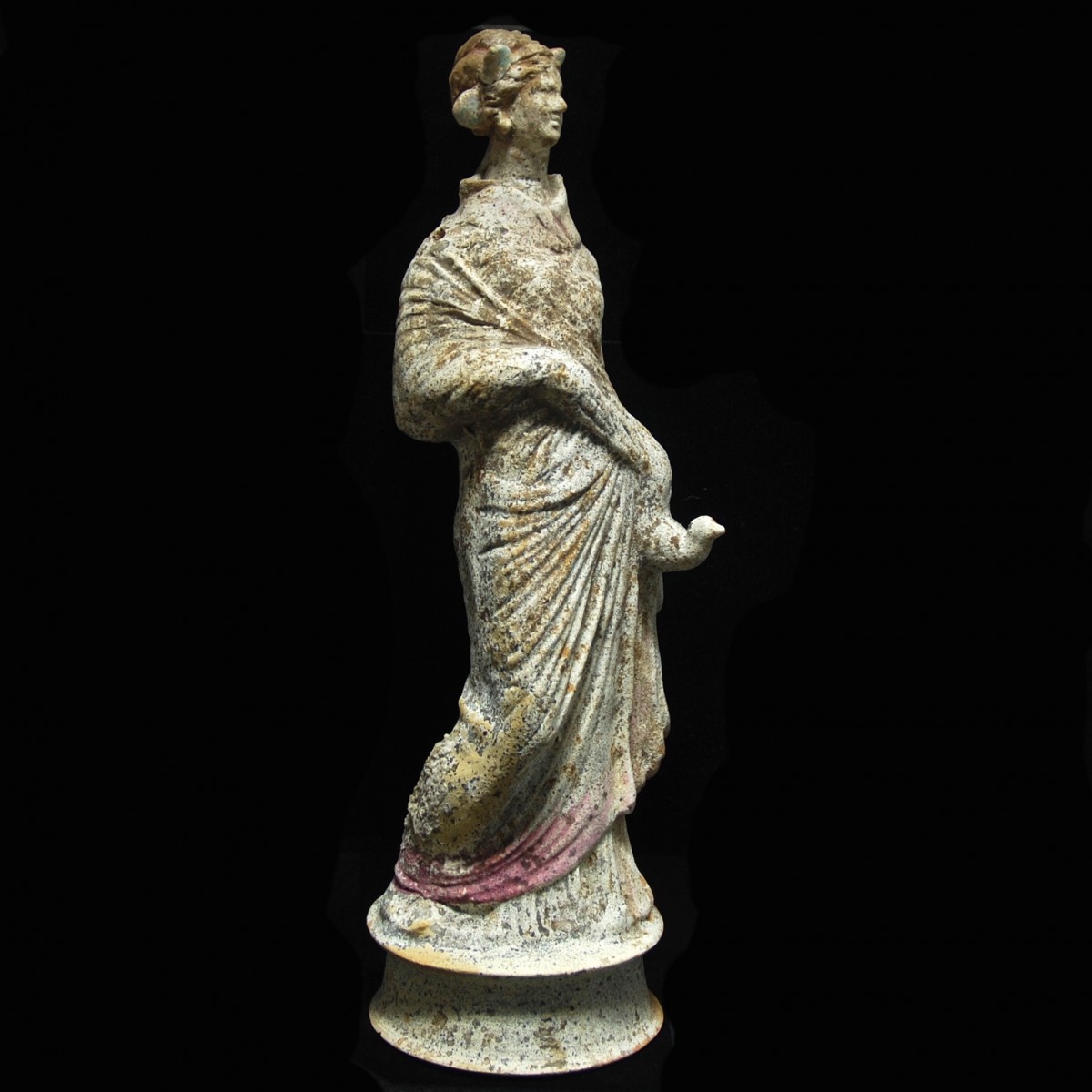 Hellenistic terracotta female statuette Canosa right