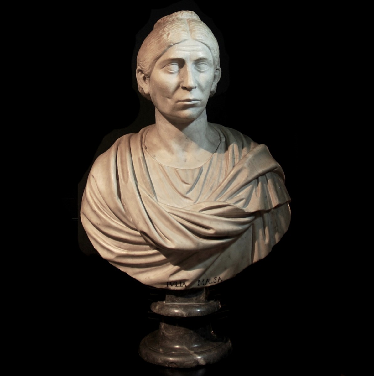 Roman marble bust of a matrona barracks emperor period