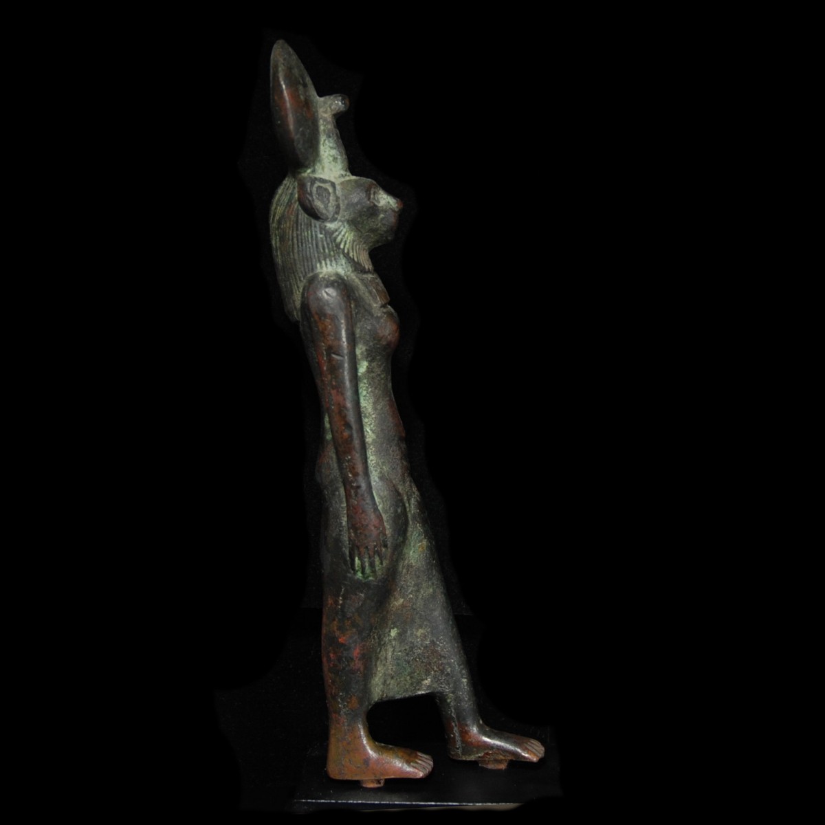 Egyptian Bronze statuette of Sekhmet right