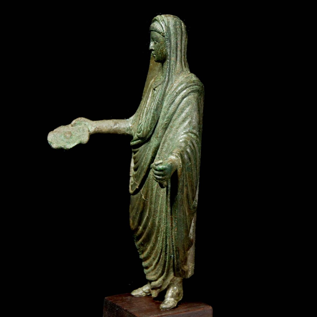 Roman Bronze statuette of a Pontifex Maximus left