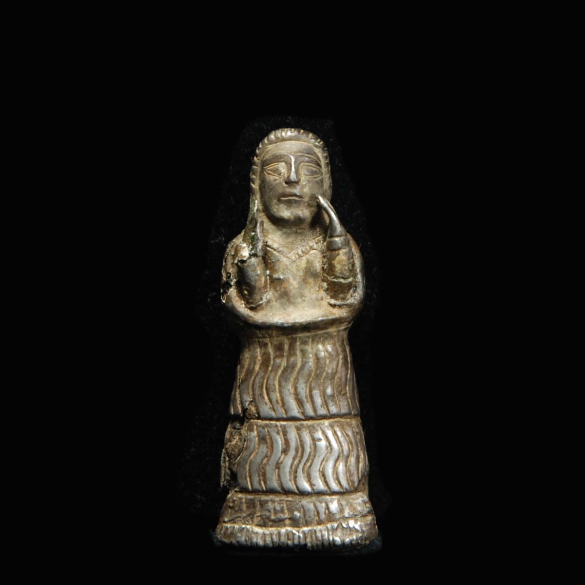 Elamite Silver female worshipper