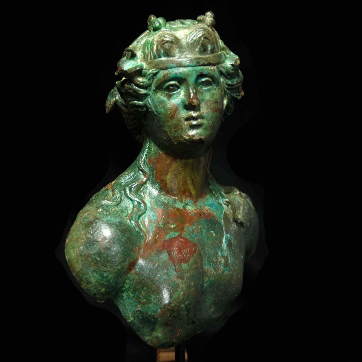 Roman bronze bust of Dionysus with South Arabian inscritpion front