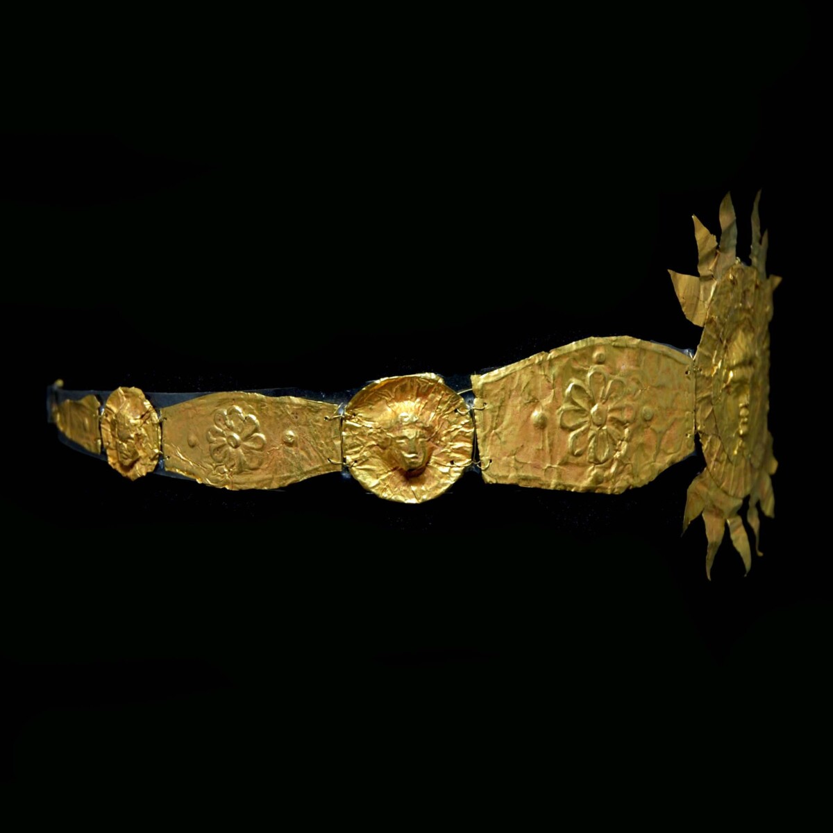 Hellenistic gold diadem right
