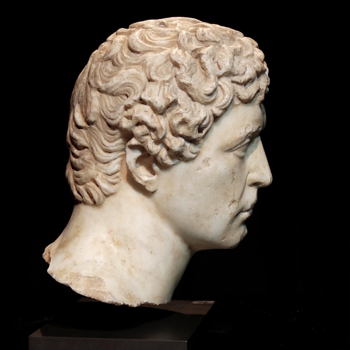 Roman marble head of an athlete right