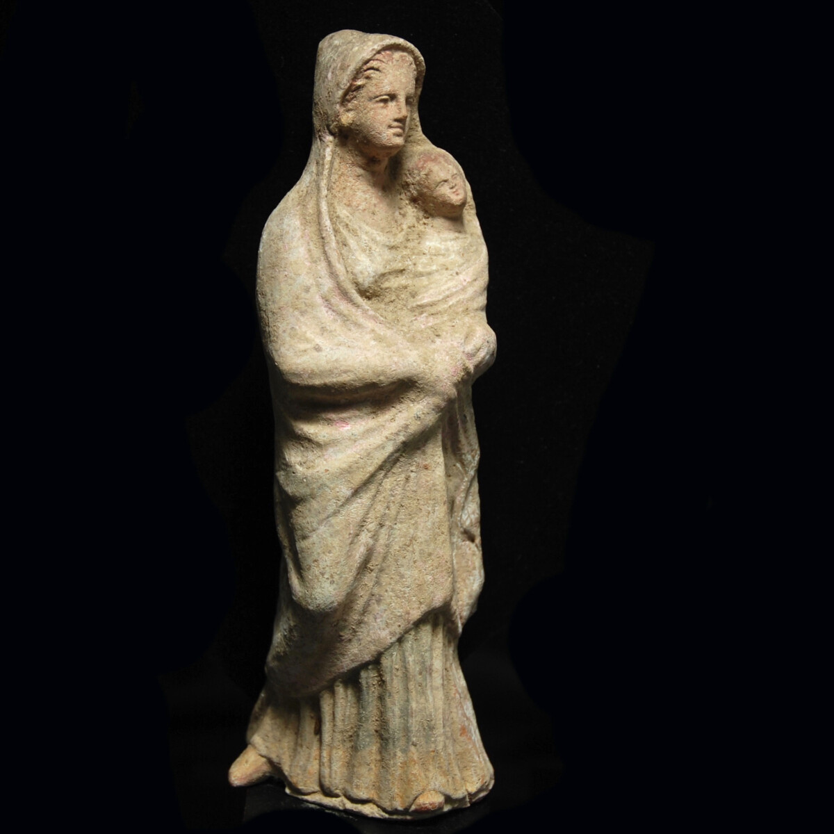 5 Greek Tanagra statuette of a mother ad cild right