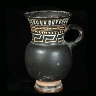Kanne der Gnathia-Ware mit geripptem Korpus