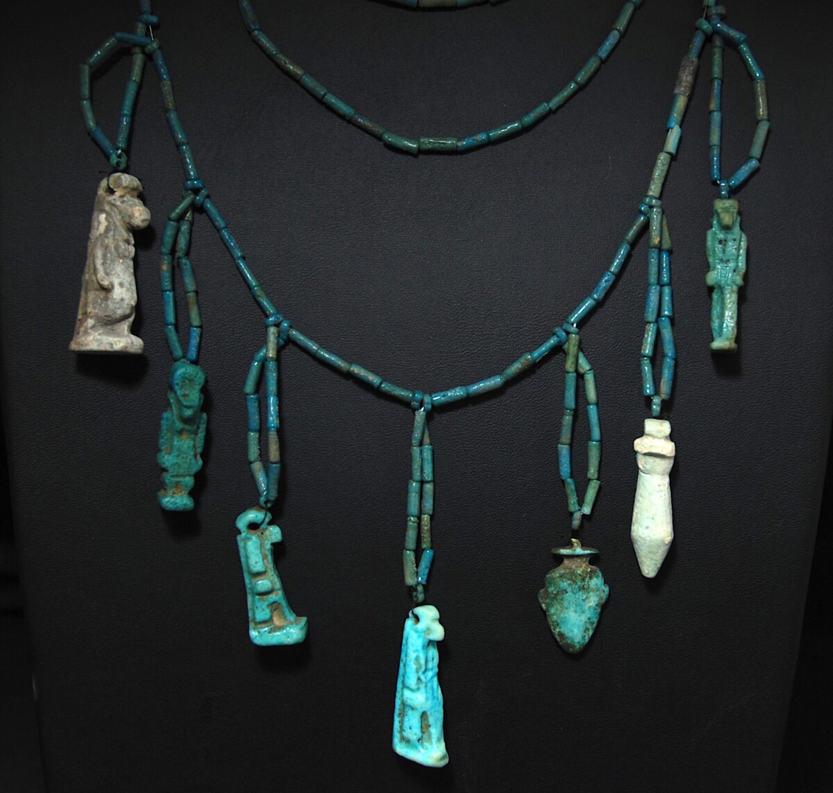 Egyptian Fayence necklace with seven amulets detail