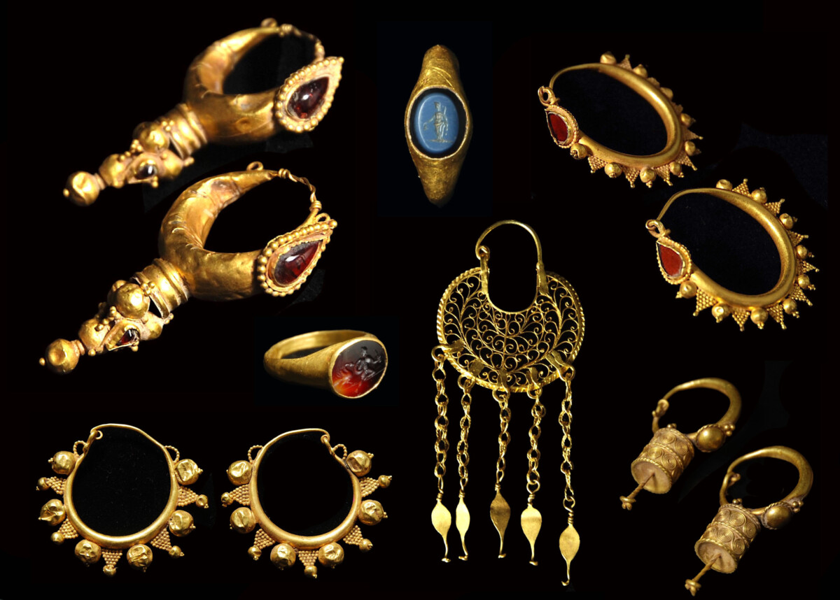 Collection ofJewelery
