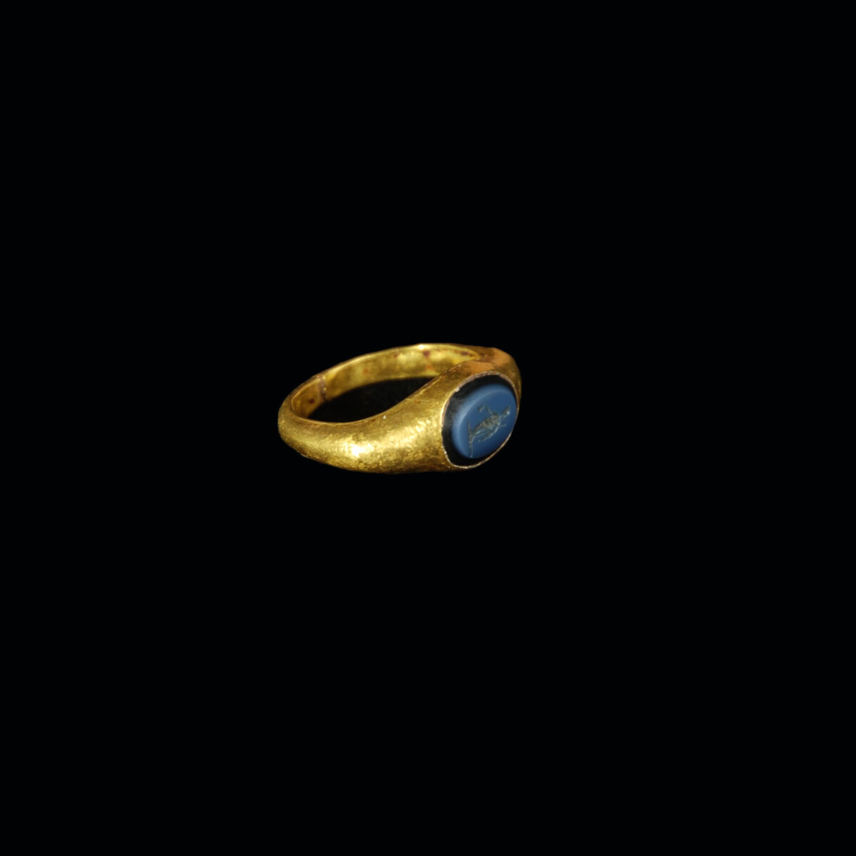 Goldring with Nicolo intaglio