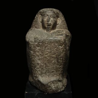 Würfelhocker-Statue eines Priesters