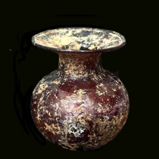 Auberginefarbener römischer Glastopf